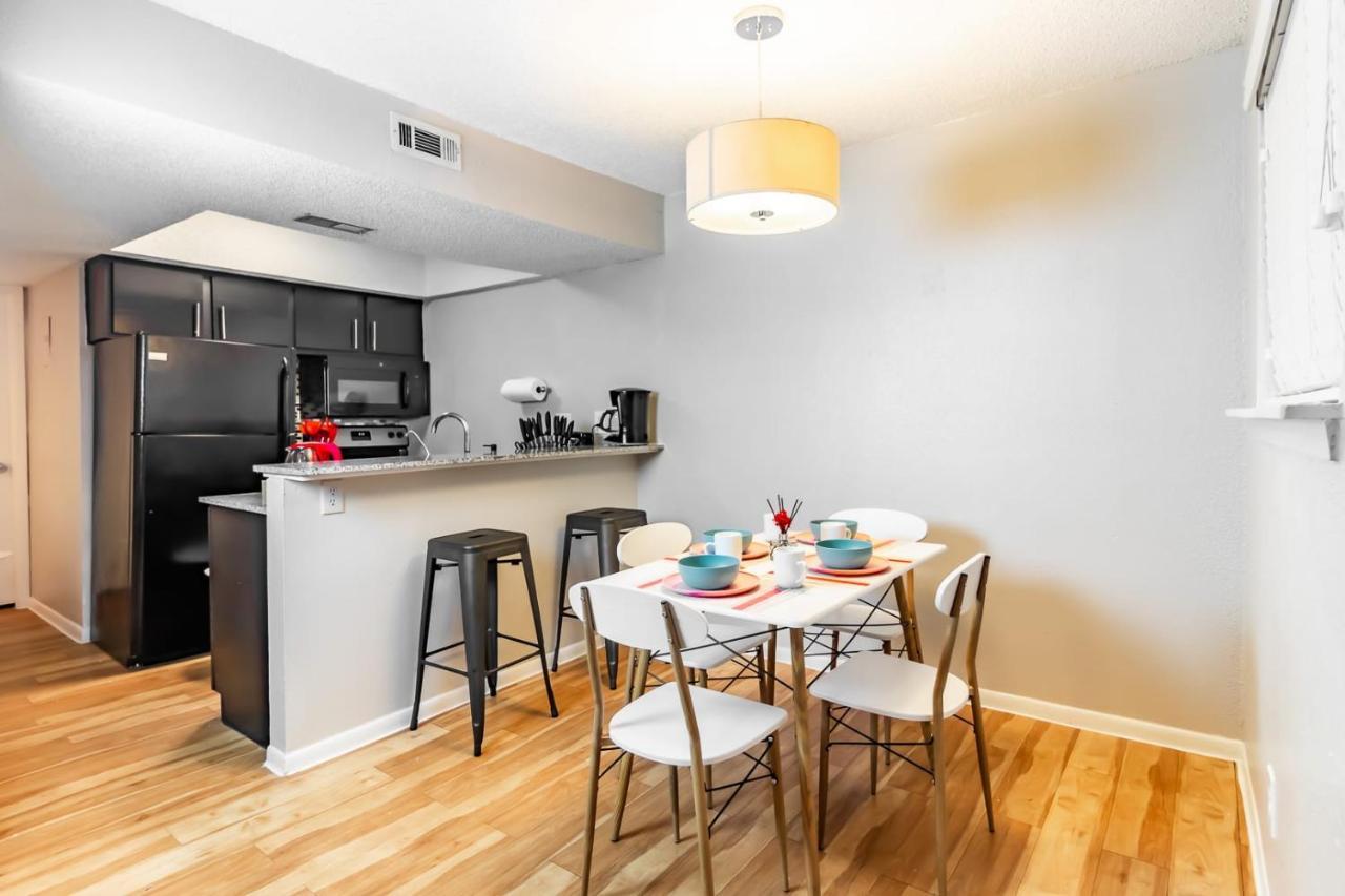 Efficiency 2Br King Bed Suites Next To Downtown Austin Exterior photo