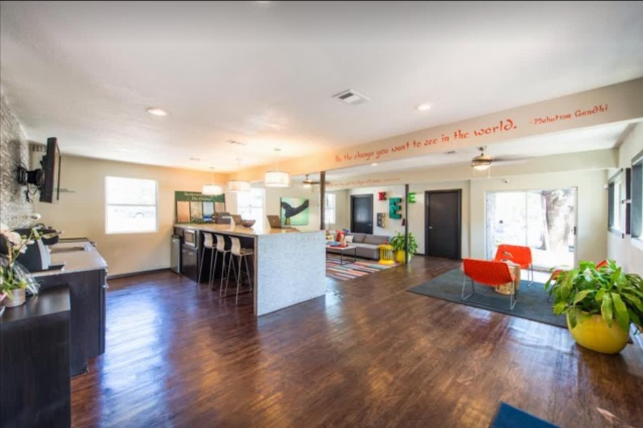 Efficiency 2Br King Bed Suites Next To Downtown Austin Exterior photo