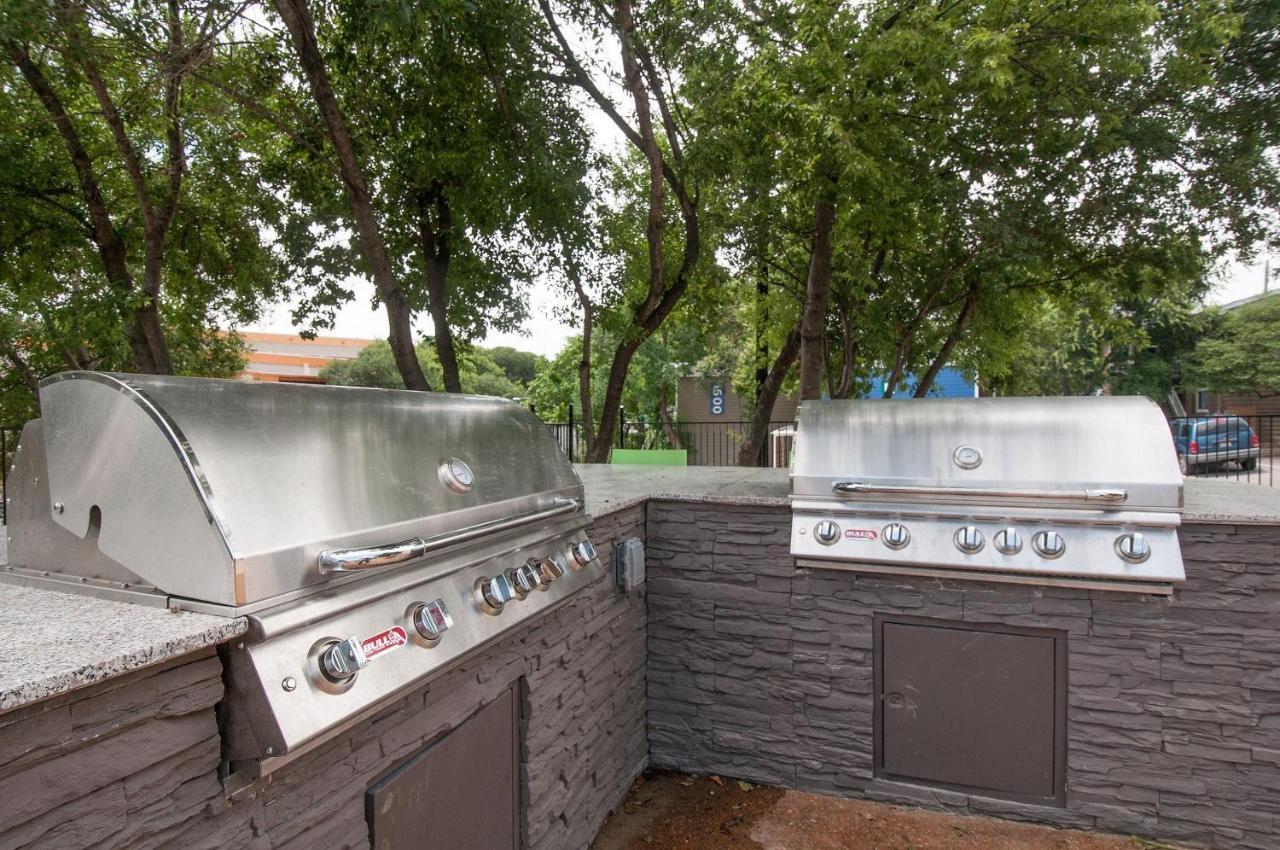 Efficiency 2Br King Bed Suites Next To Downtown Austin Exterior photo
