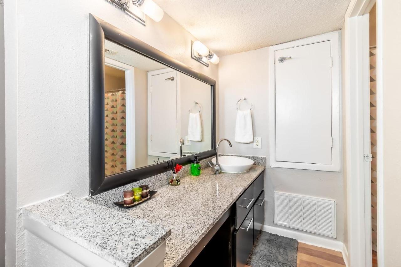 Efficiency 2Br King Bed Suites Next To Downtown Austin Exterior photo