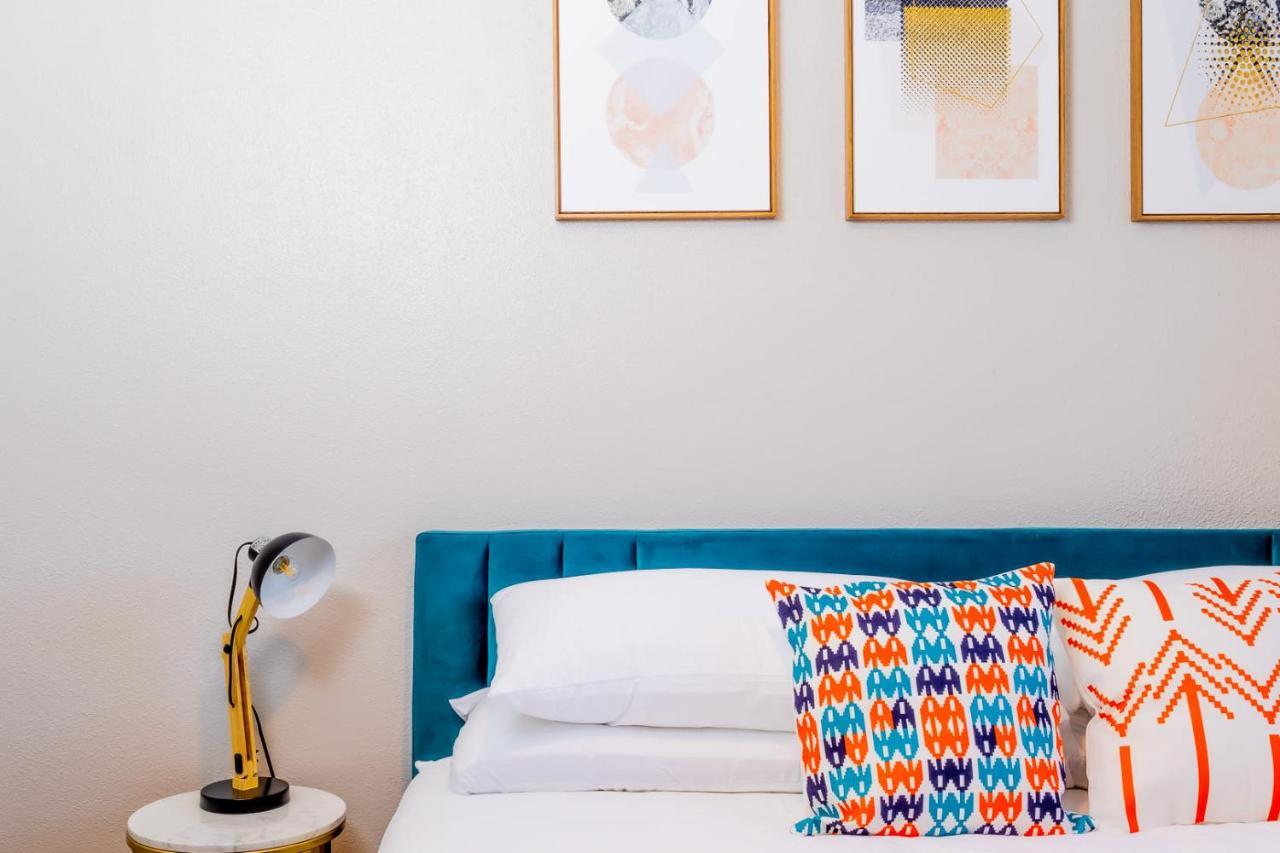 Efficiency 2Br King Bed Suites Next To Downtown Austin Exterior photo